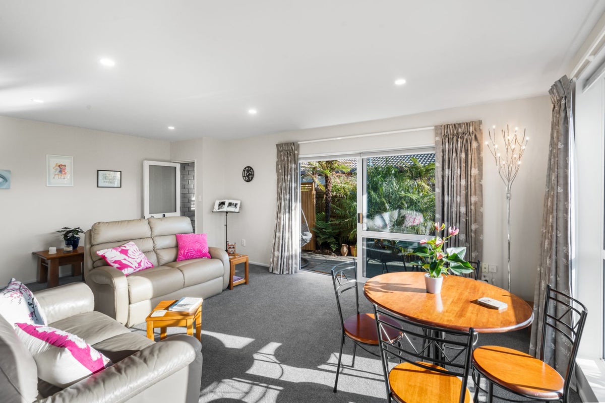 1/35 Laing Crescent, Heathcote Valley, Christchurch - Carousel 2