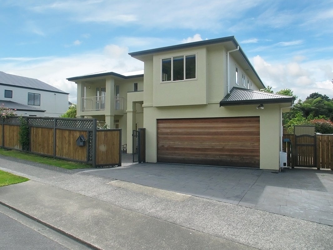 11 Chippenham Grove, Churton Park, Wellington - Carousel 2