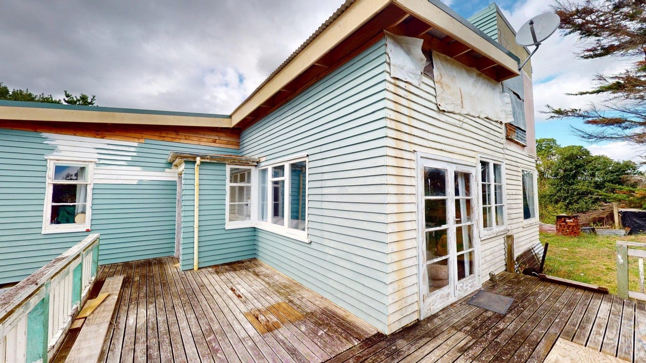 12 Barclay Grove, Hokio Beach, Levin - Carousel 2