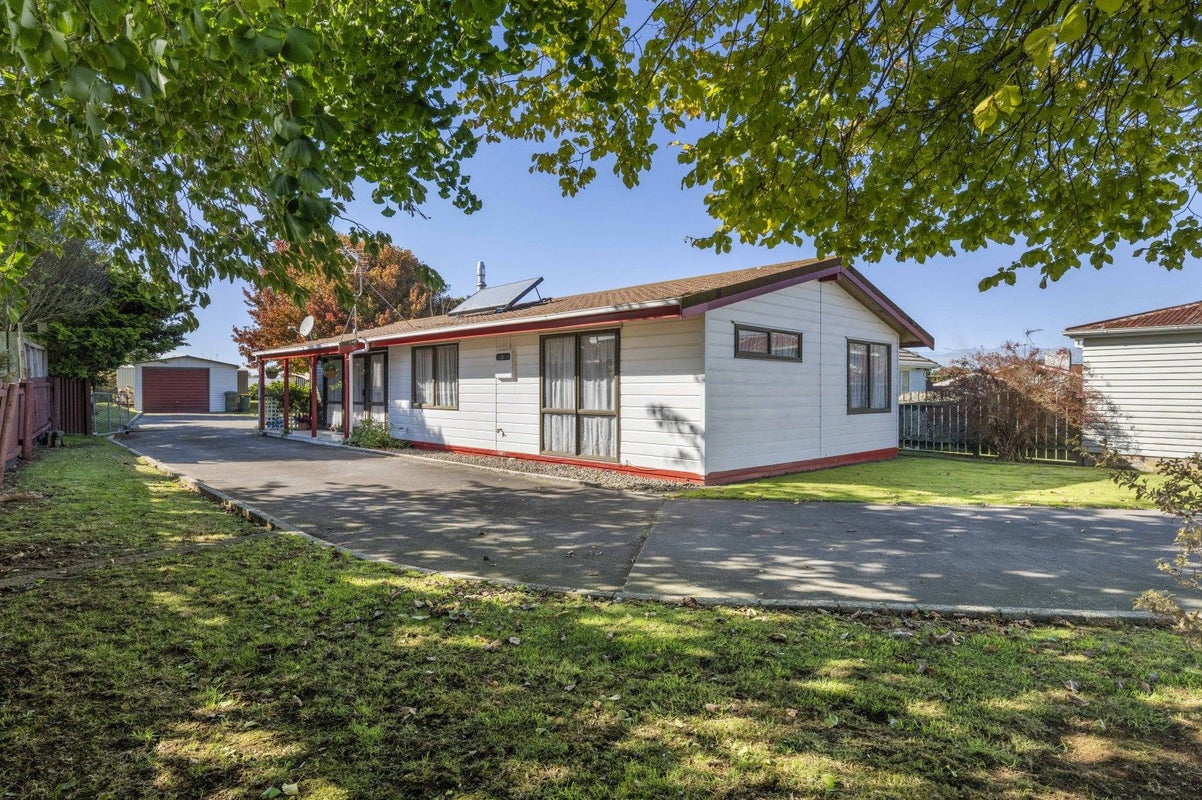 92 High Street, Eltham, Eltham - Carousel 1