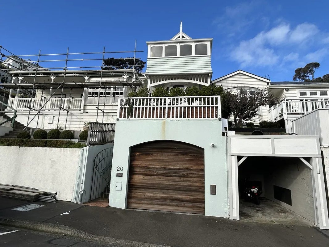 20 Earls Terrace, Mount Victoria, Wellington - Carousel 1