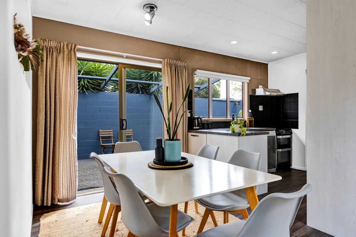 149 Govett Avenue, Frankleigh Park, New Plymouth - Carousel 2