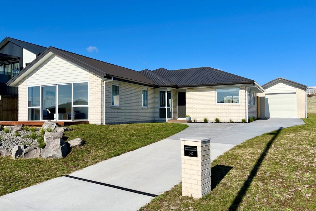 52 Maunganamu Drive, Wharewaka, Taupo - Carousel 1