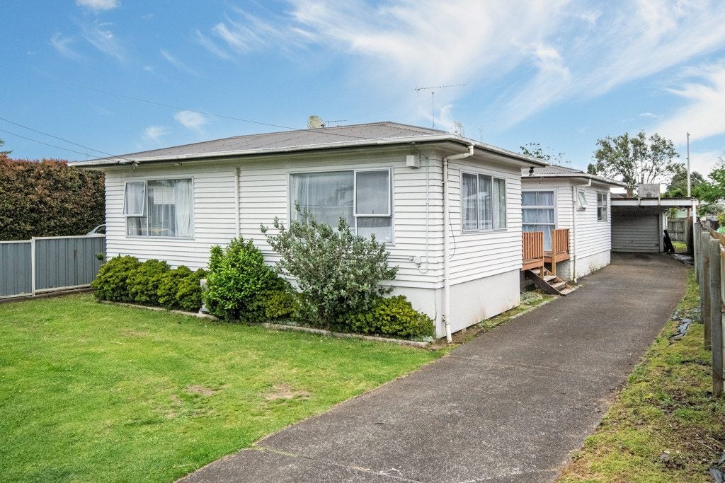 58 Hallberry Road, Mangere East, Auckland - Carousel 1
