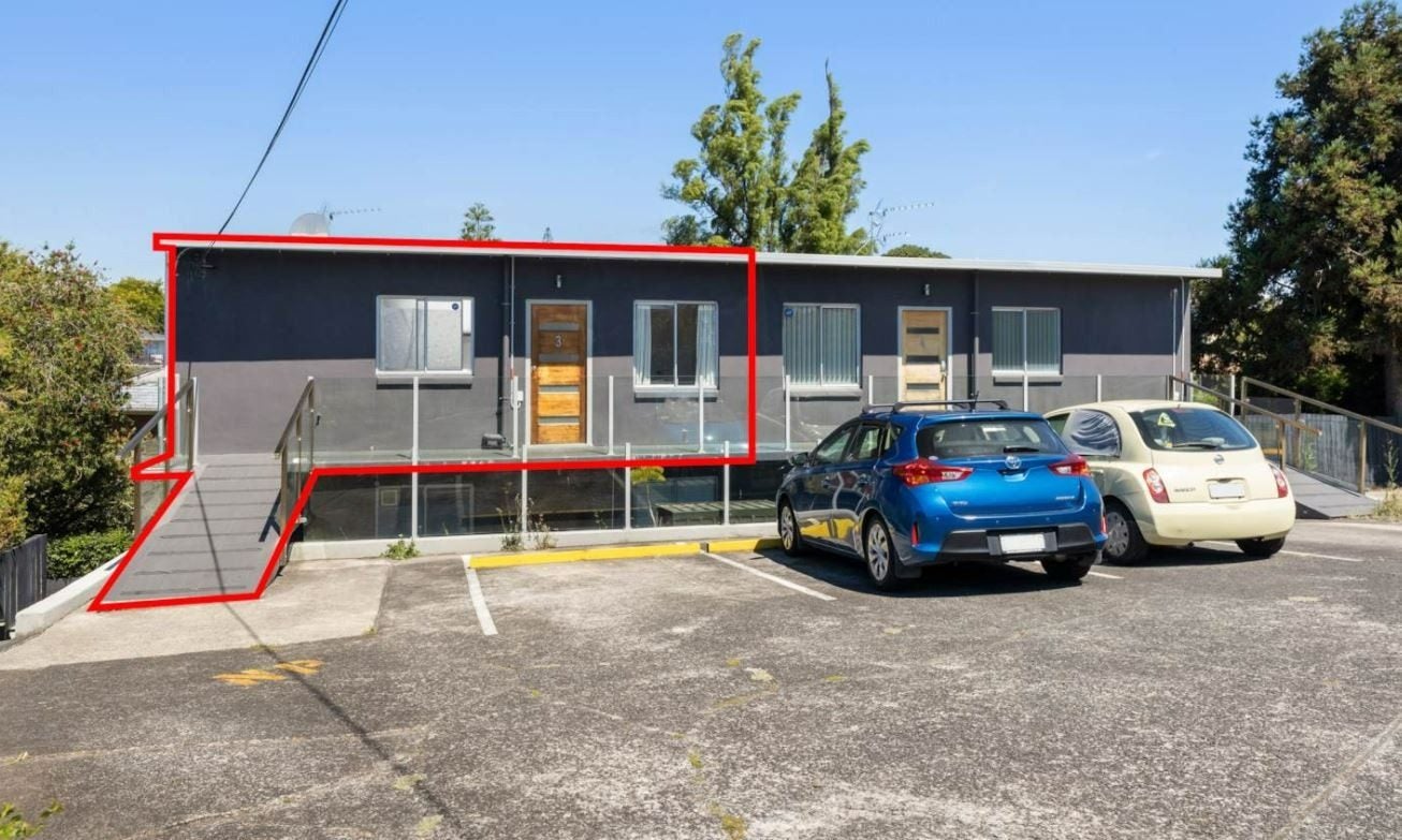 3/7 Alston Avenue, Kelston, Auckland - Carousel 1