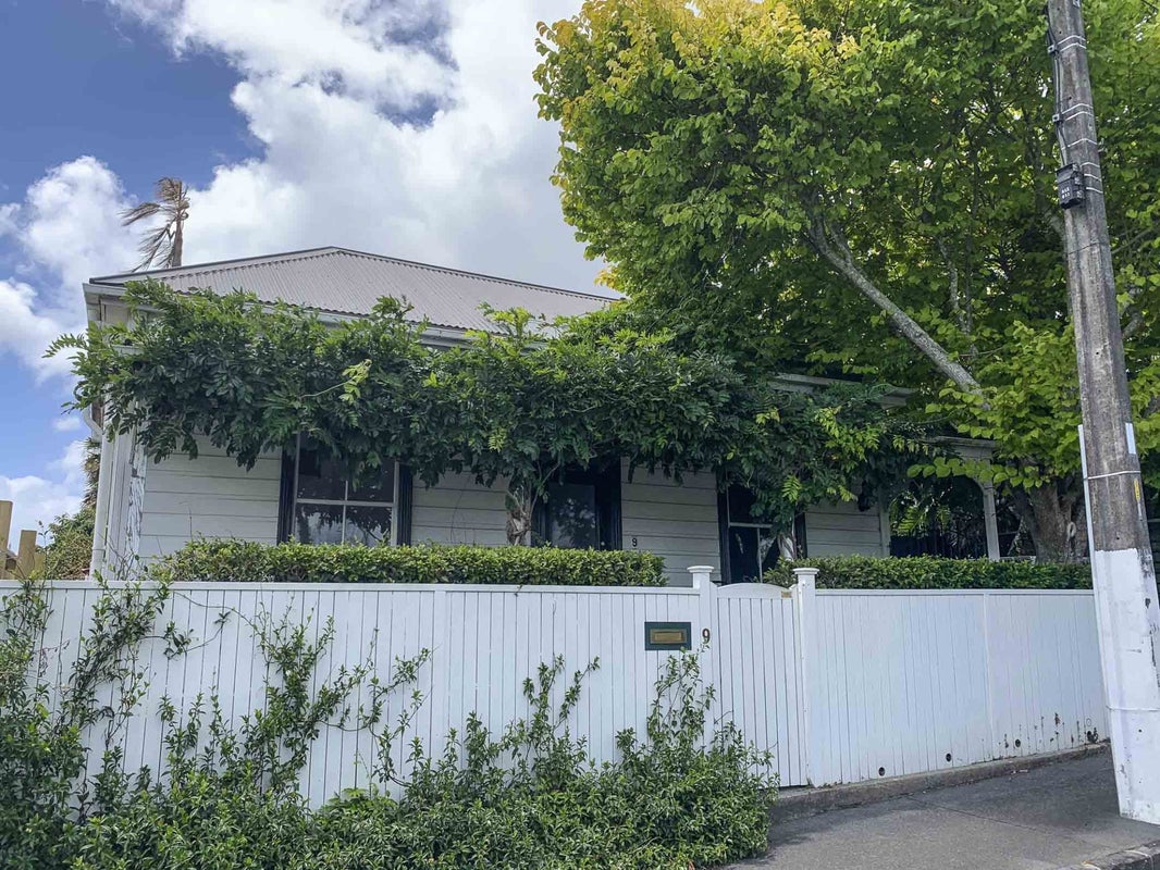 9 School Road, Morningside, Auckland - Carousel 1