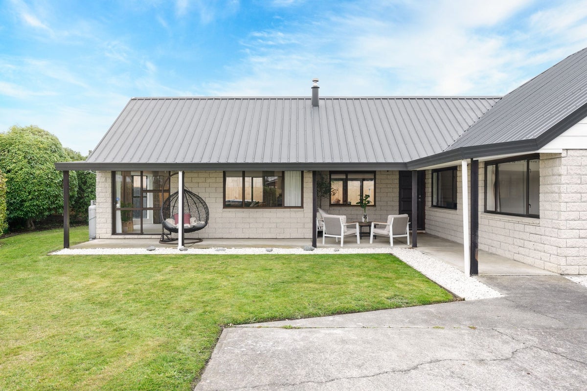 26 Vanguard Drive, Broomfield, Christchurch - Carousel 2