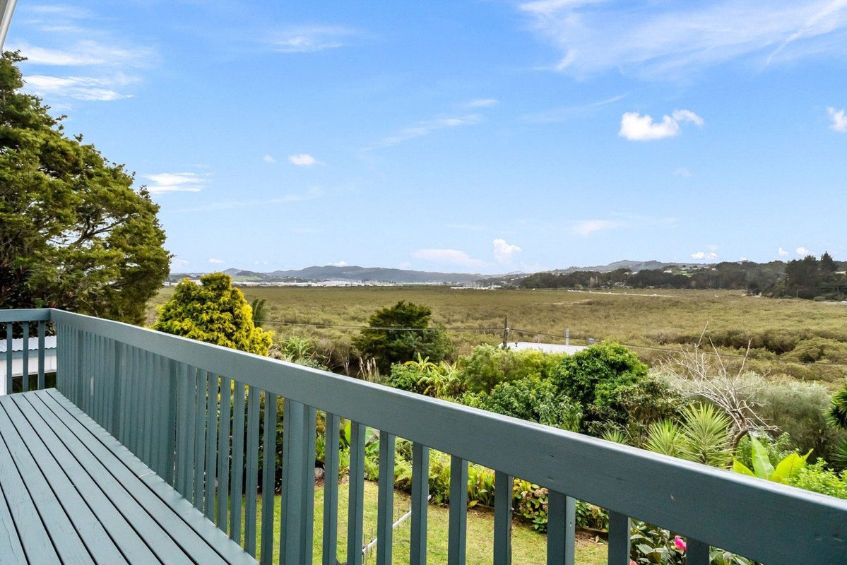 7 Waimahanga Road, Onerahi, Whangarei - Carousel 1
