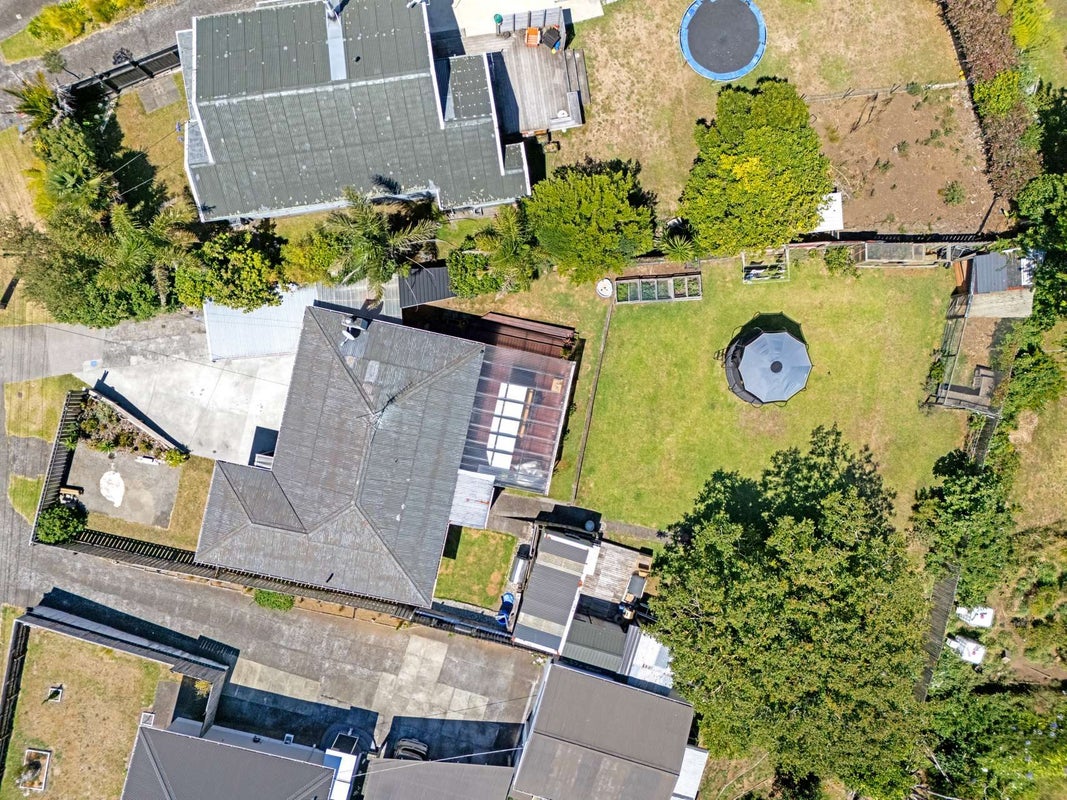 105 Omata Road, Marfell, New Plymouth - Carousel 23