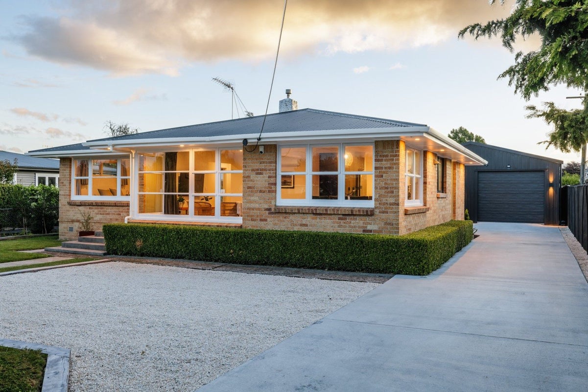 11 Sandwich Road, St Andrews, Hamilton - Carousel 1