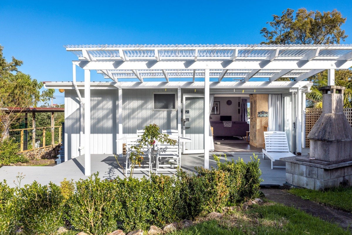 12 Natzka Road, Ostend, Waiheke Island - Carousel 2