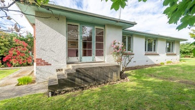 2066 Winton Lorneville Highway, Makarewa - Carousel 1