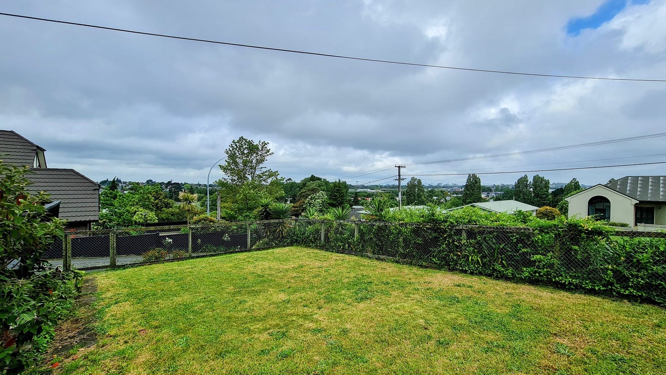 48 Ellicott Road, Nawton, Hamilton - Carousel 15