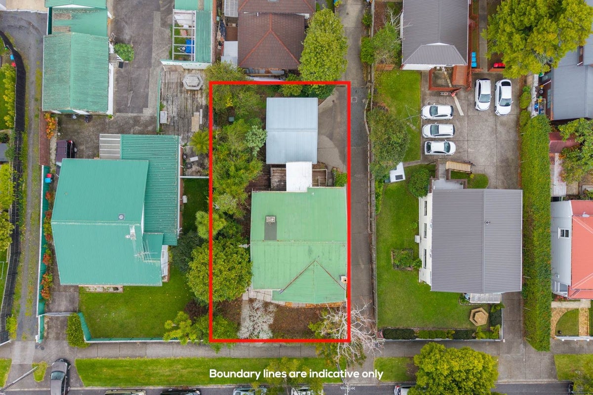16 Fifth Avenue, Mount Albert, Auckland - Carousel 2
