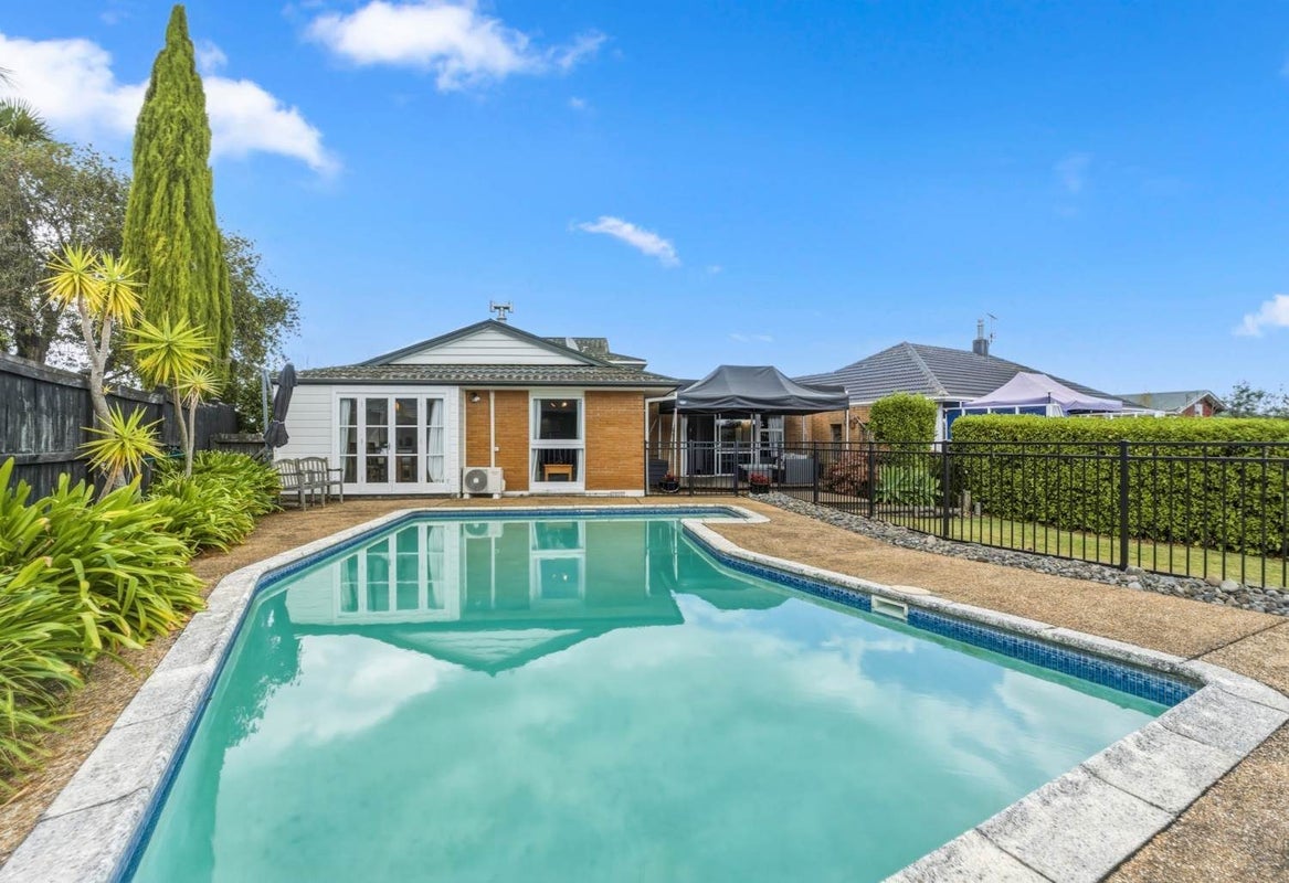 10 Parkview Place, Pakuranga, Auckland - Carousel 1