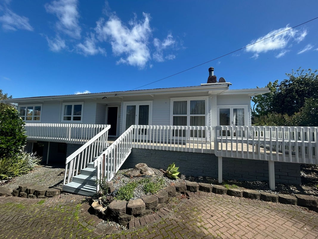 31 Trelawn Place, Cockle Bay, Auckland - Carousel 1