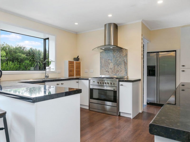 17 Amber Lane, Karapiro, Cambridge - Carousel 1