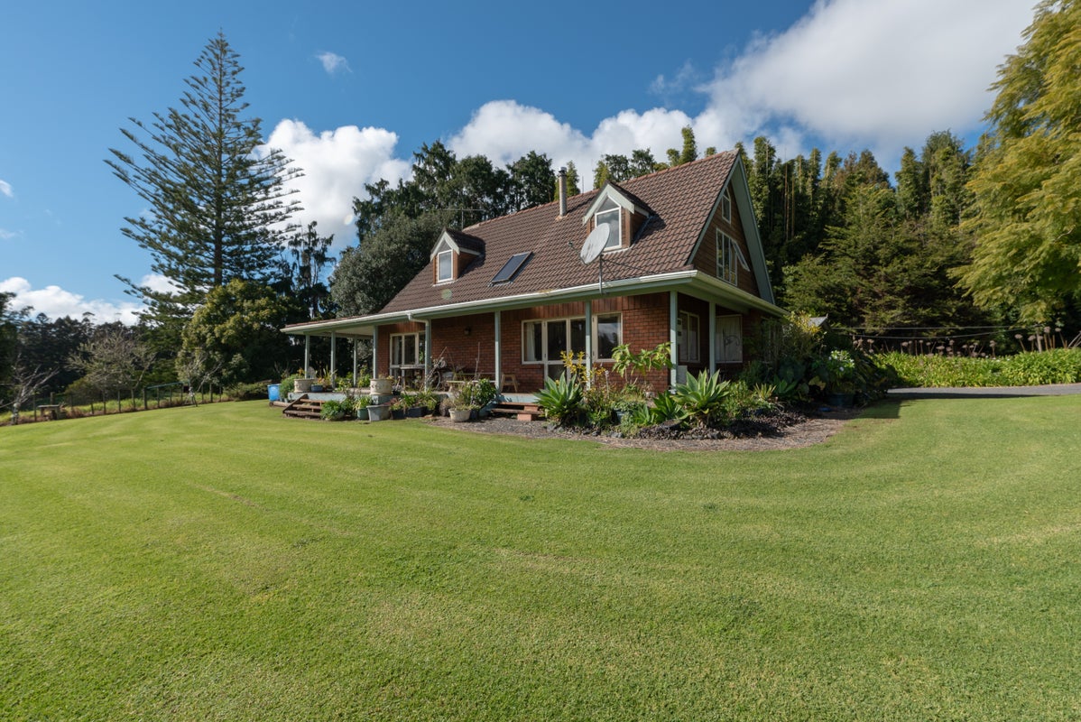 6984A State Highway 1, Pakaraka, Kaikohe - Carousel 1