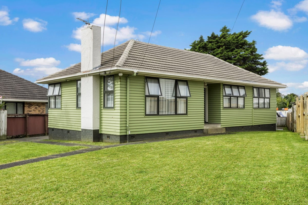 67 Preston Road, Clover Park, Auckland - Carousel 1