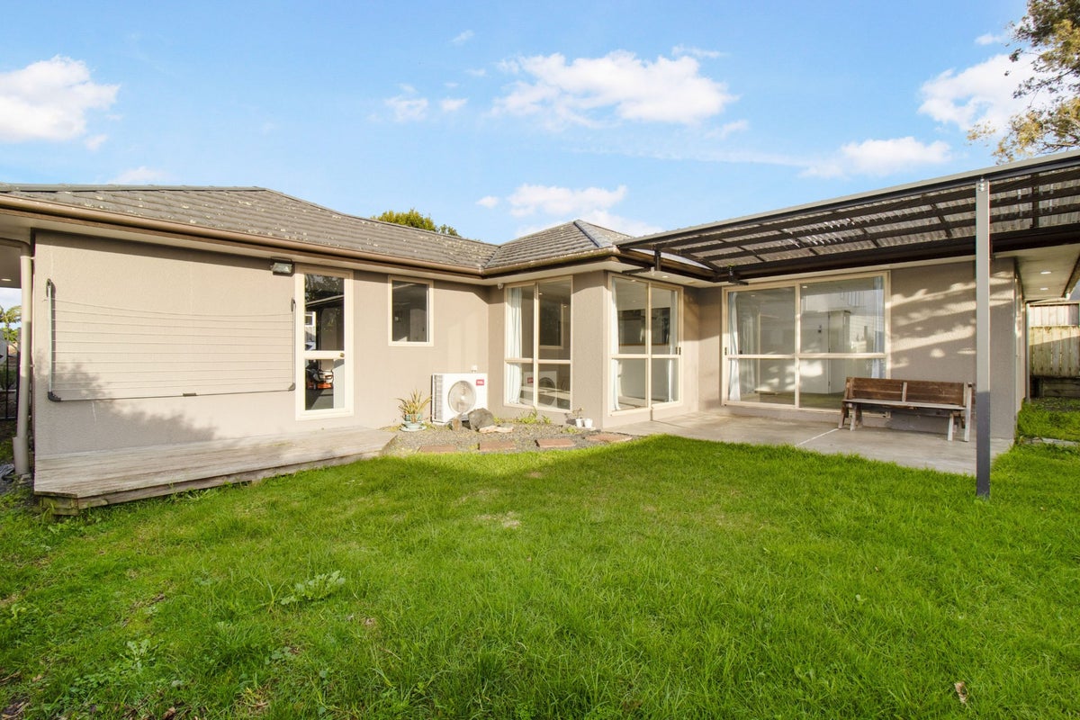 232A Te Atatu Road, Te Atatu South, Auckland - Carousel 13