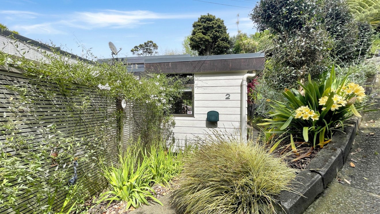 2/8 Park Hill Road, Birkenhead, Auckland - Carousel 2