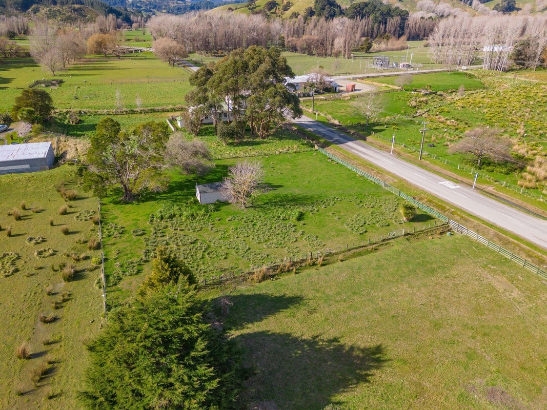 20 Charles Street, Tinui - Carousel 34