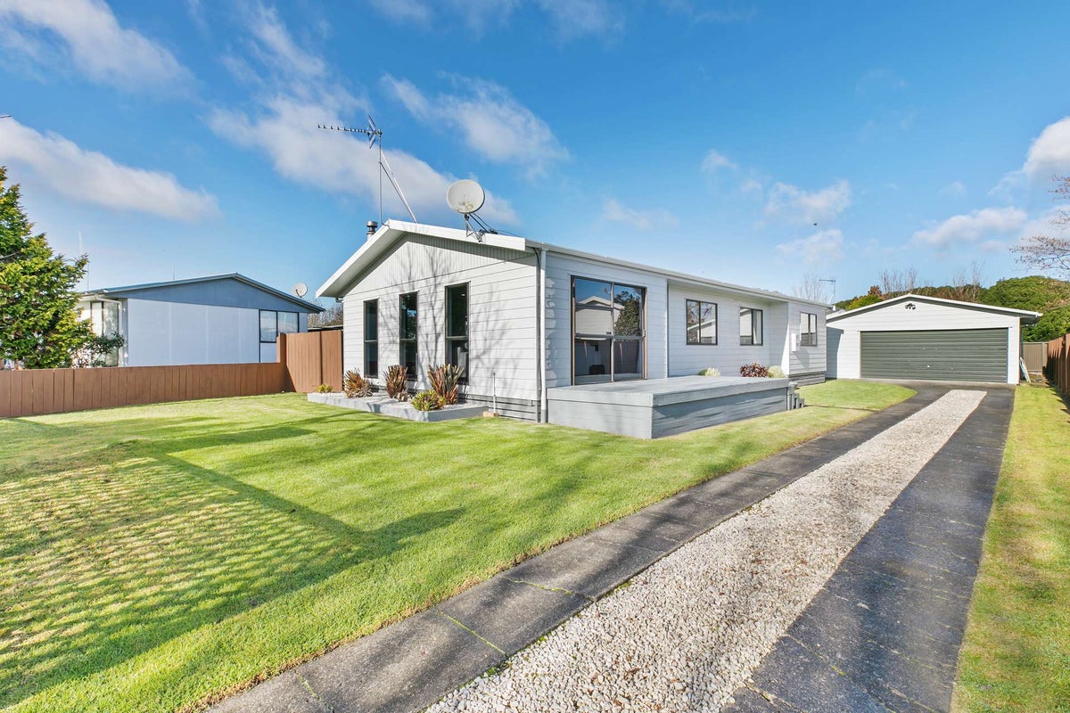 5 Sequoia Place, Pukete, Hamilton - Carousel 1