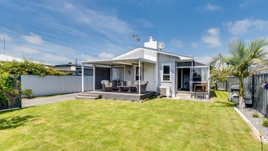 27 Meeanee Road, Taradale, Napier - Carousel 1