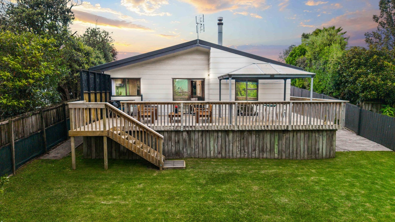 4 Macrocarpa Place, Ranui, Auckland - Carousel 2