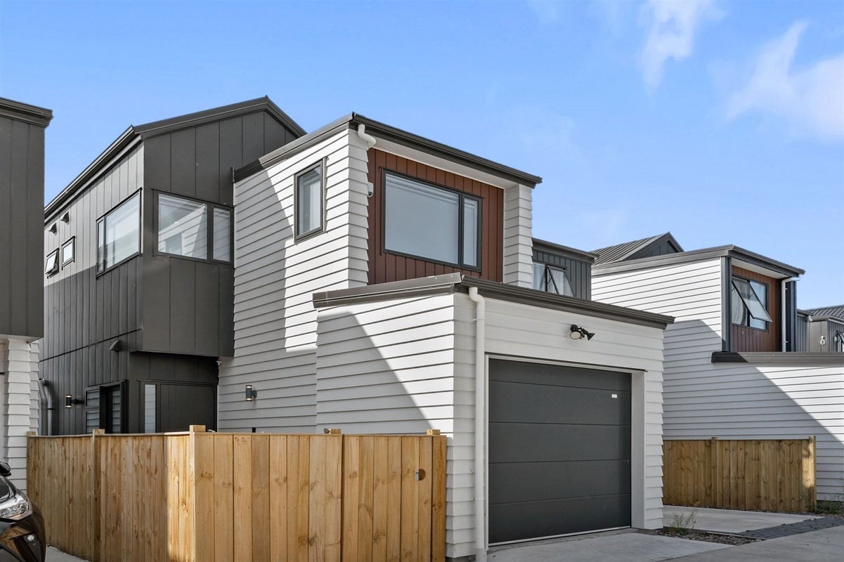 50 Parahau Road, Ardmore, Auckland - Carousel 13