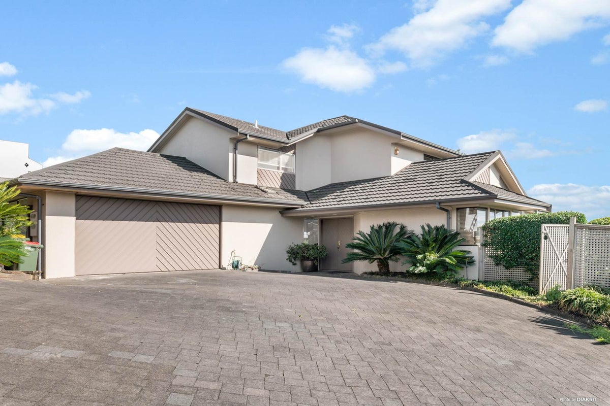73 Oliver Road, Eastern Beach, Auckland - Carousel 2