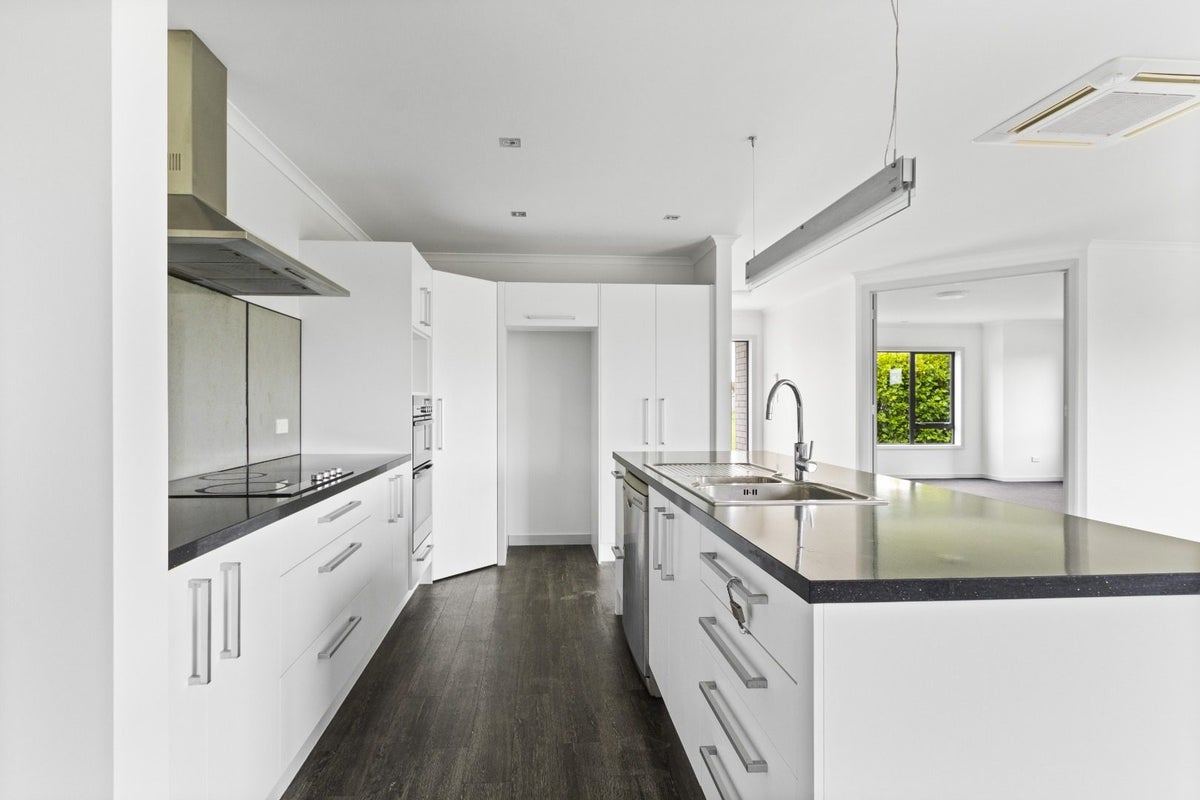 3 Kingston Court, Flagstaff, Hamilton - Carousel 2