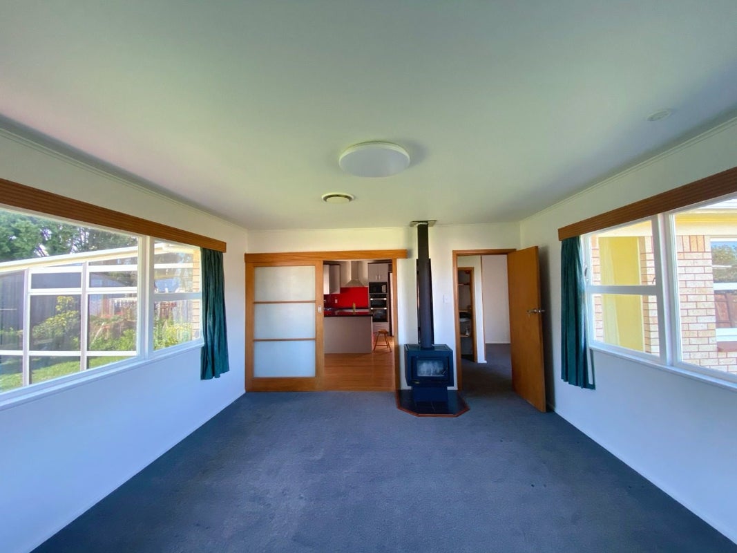 143 Galloway Street, Hamilton East, Hamilton - Carousel 2