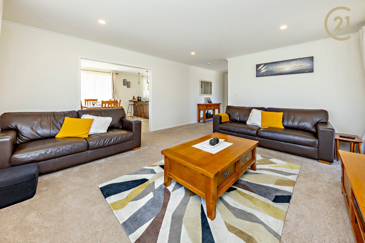 6 Rohea Place, Opaheke, Papakura - Carousel 2