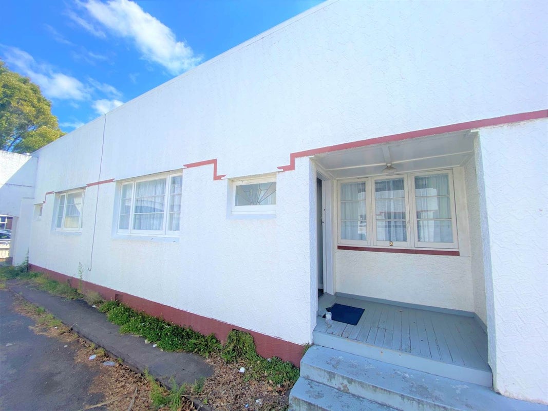 2/4 Clyde Street, Epsom, Auckland - Carousel 1