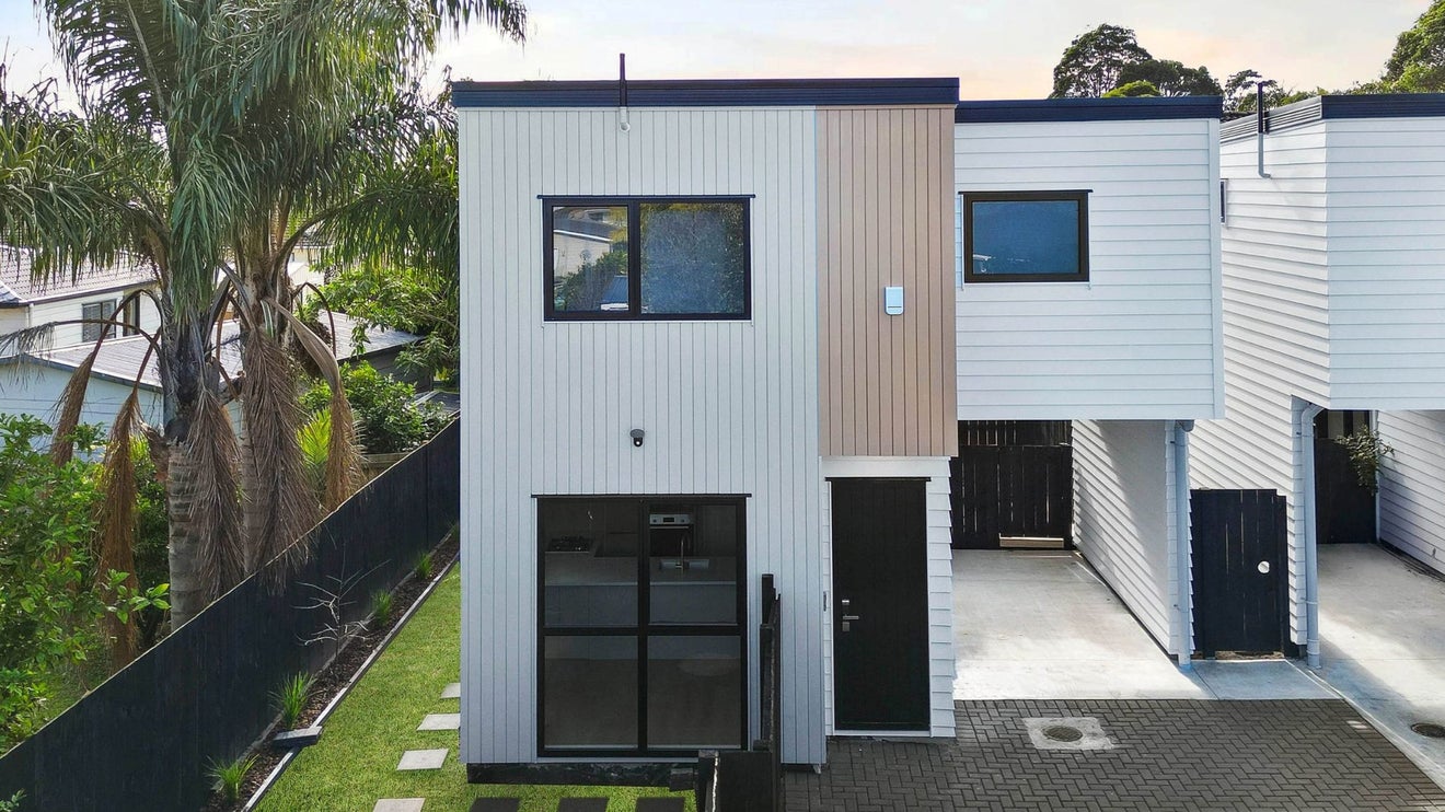 363 Bucklands Beach Road, Bucklands Beach, Auckland - Carousel 1
