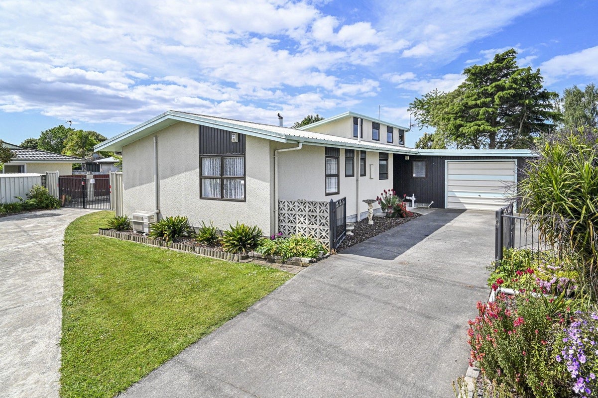 26 Walton Way, Flaxmere, Hastings - Carousel 1
