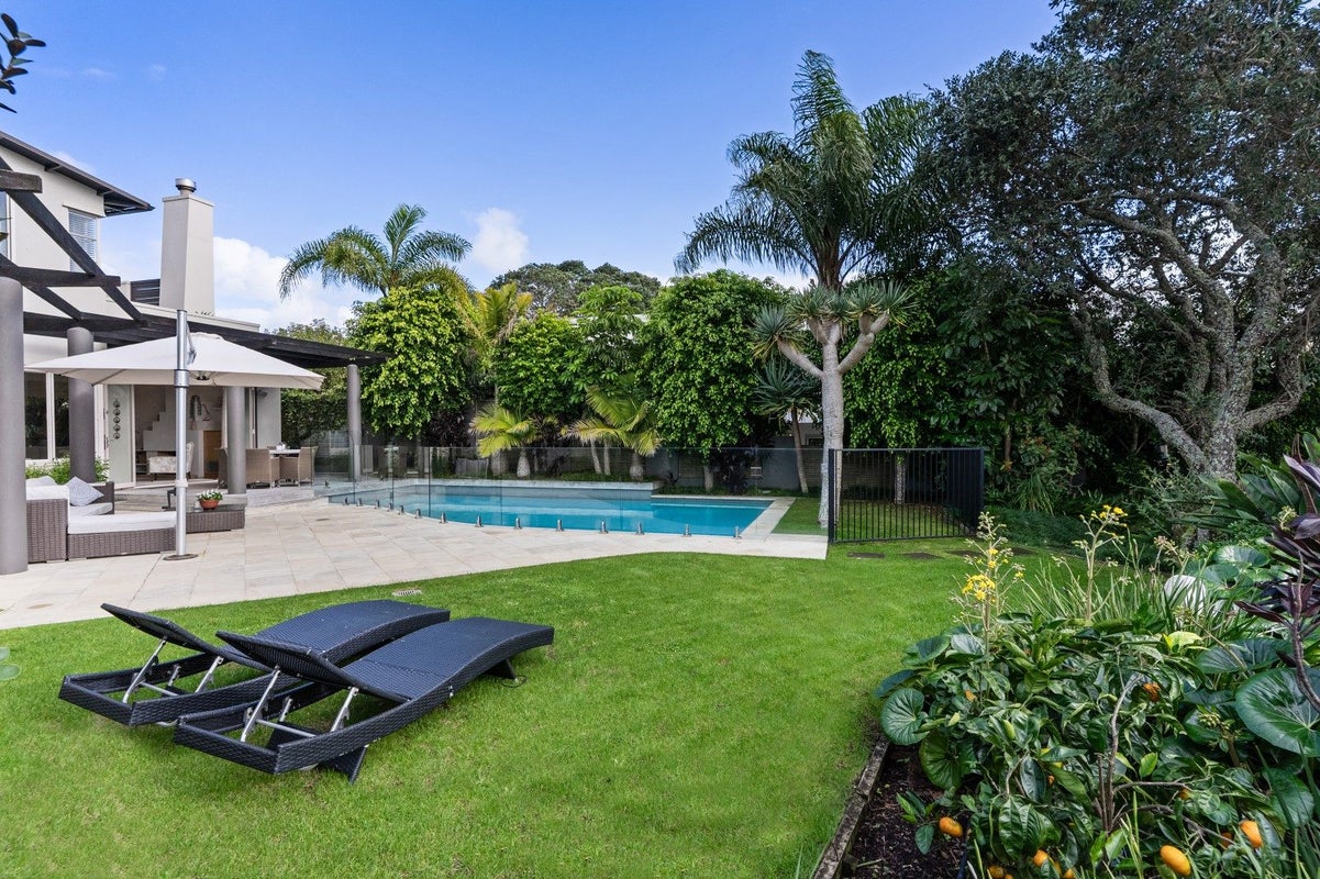 2/2 Clifton Road, Hauraki, Auckland - Carousel 2
