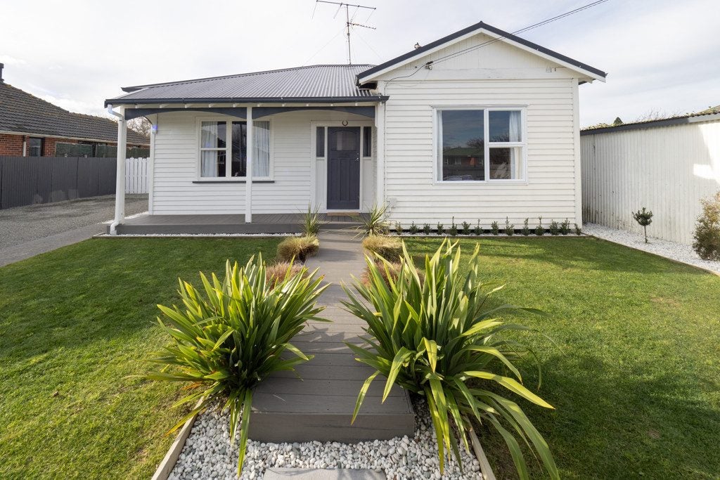 25 King Street, Netherby, Ashburton - Carousel 1