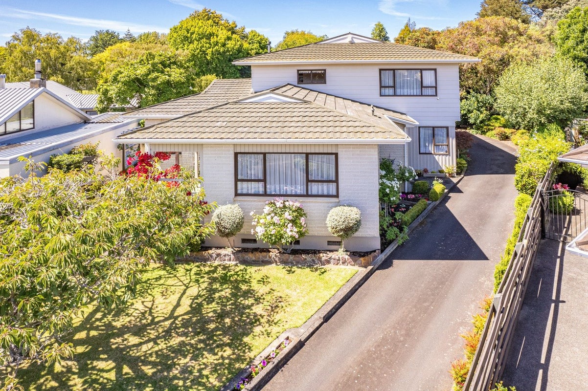 5 Collier Place, Saint Johns Hill, Whanganui - Carousel 1