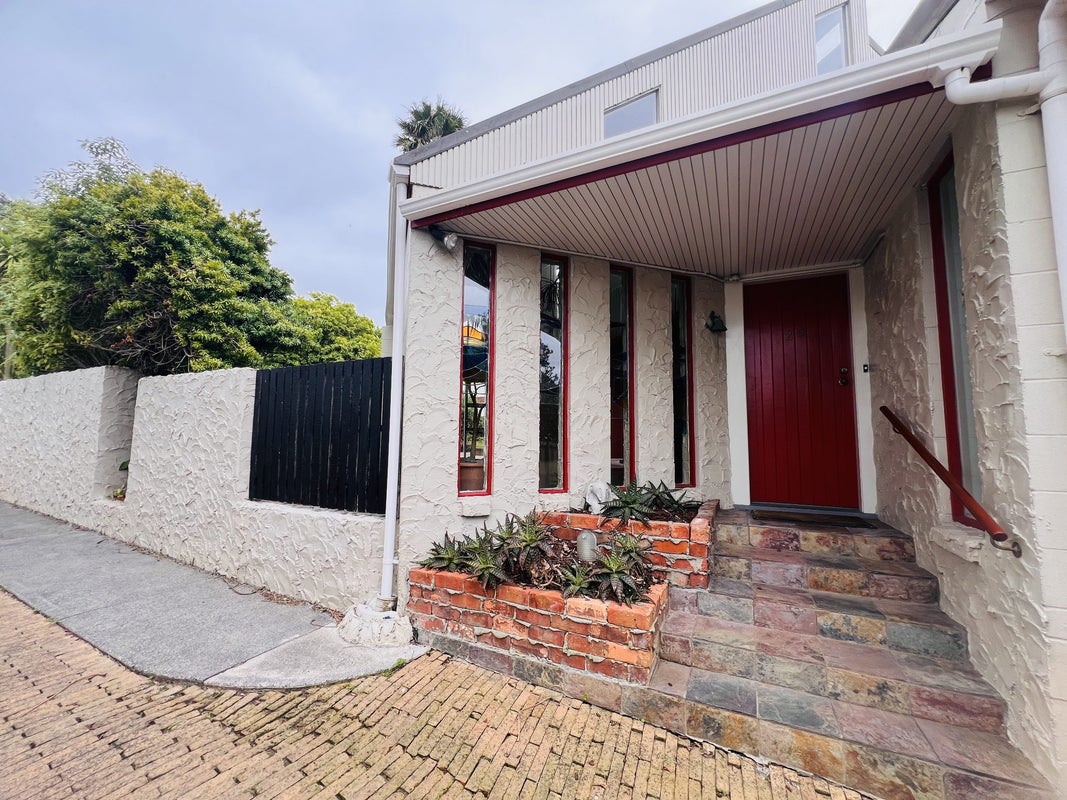 25 Maioro Street, New Windsor, Auckland - Carousel 2