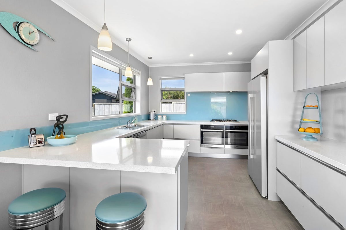 12 Megaw Close, Whalers Gate, New Plymouth - Carousel 2