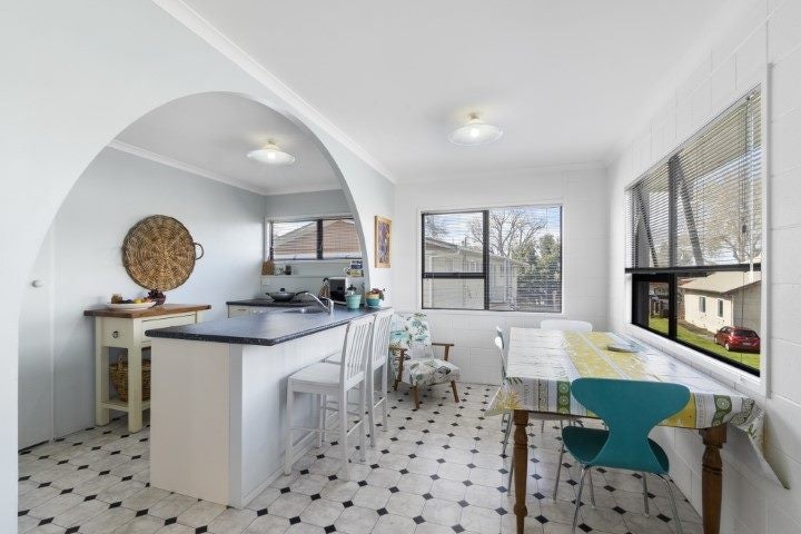 6/16 Wellington Street, Hamilton East, Hamilton - Carousel 2