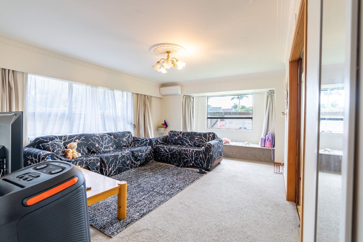 1/23 Campbell Road, Royal Oak, Auckland - Carousel 11