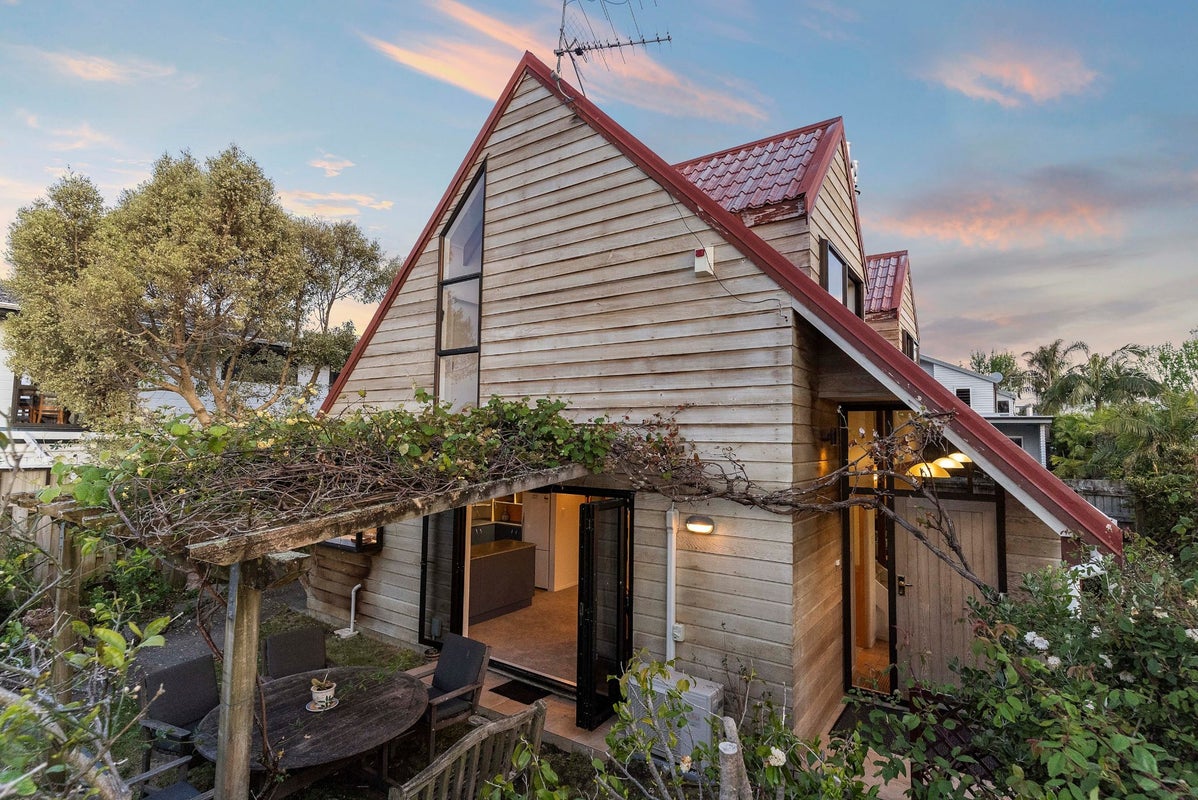 27C Oliver Street, Point Chevalier, Auckland - Carousel 2