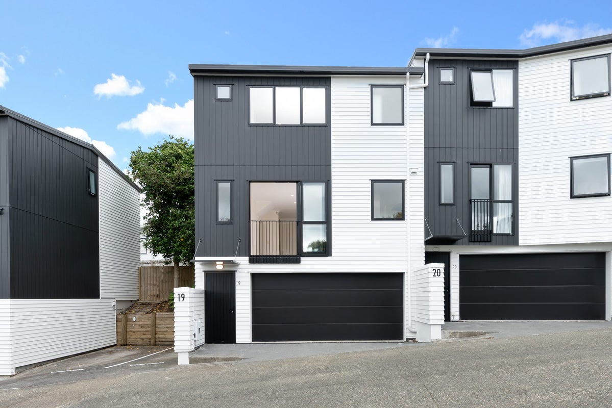 19/69 Target Road, Totara Vale, Auckland - Carousel 1