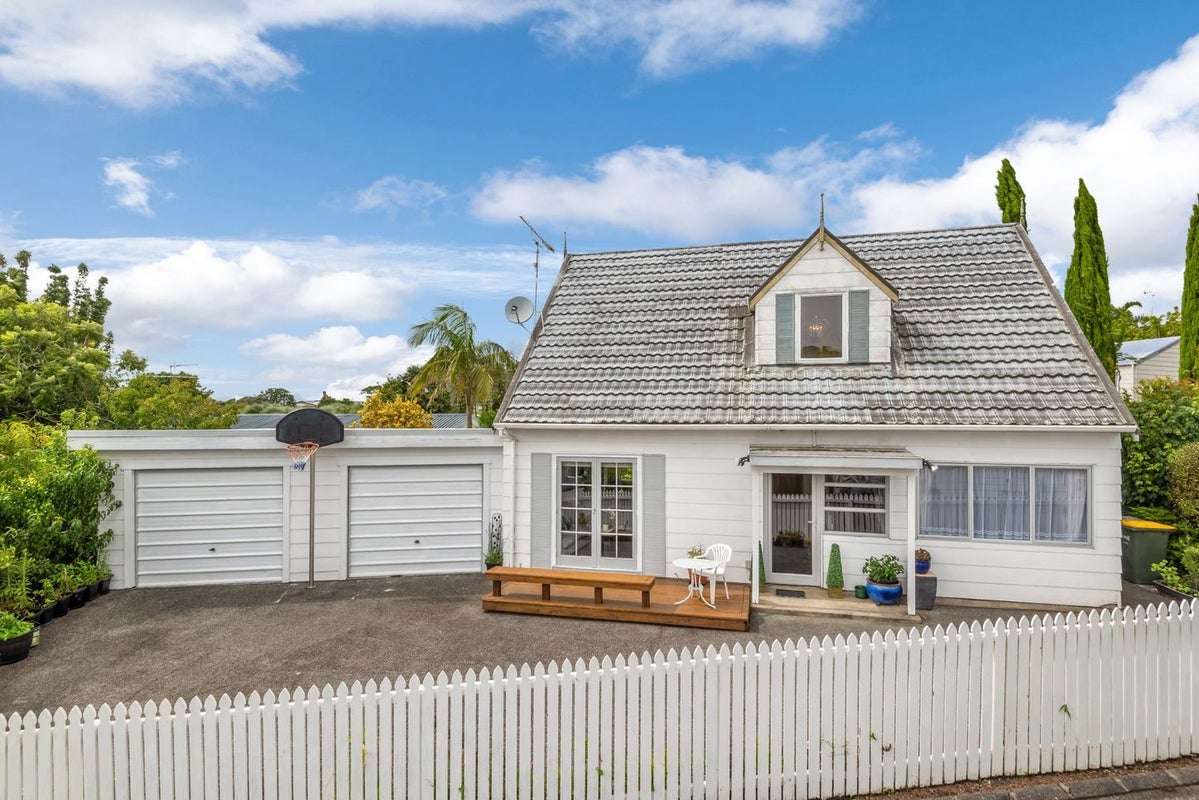 25 Kitewao Street, Northcote, Auckland - Carousel 2