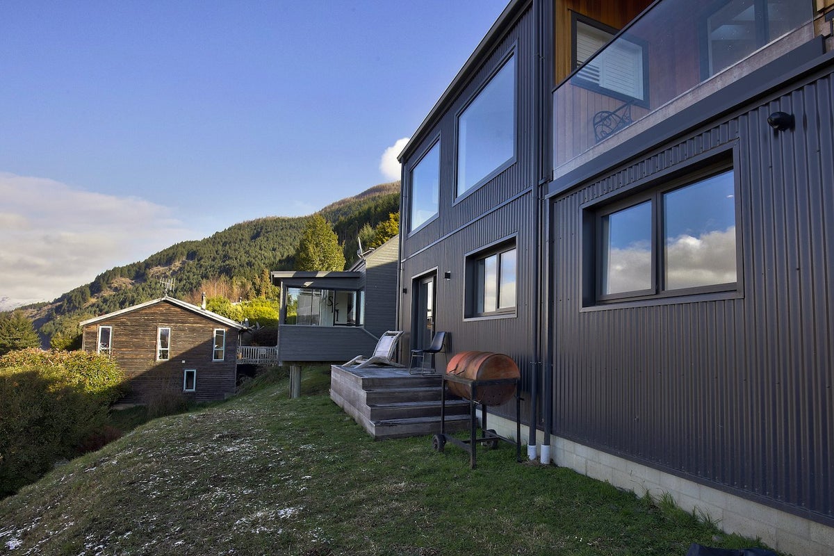 6 Caples Place, Fernhill, Queenstown - Carousel 11