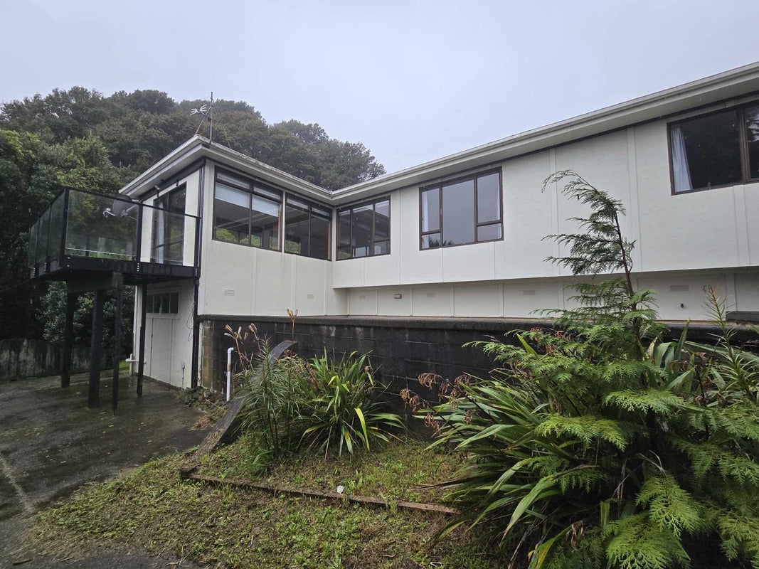 1/204 WHITES LINE EAST, Waiwhetu, Lower Hutt - Carousel 1