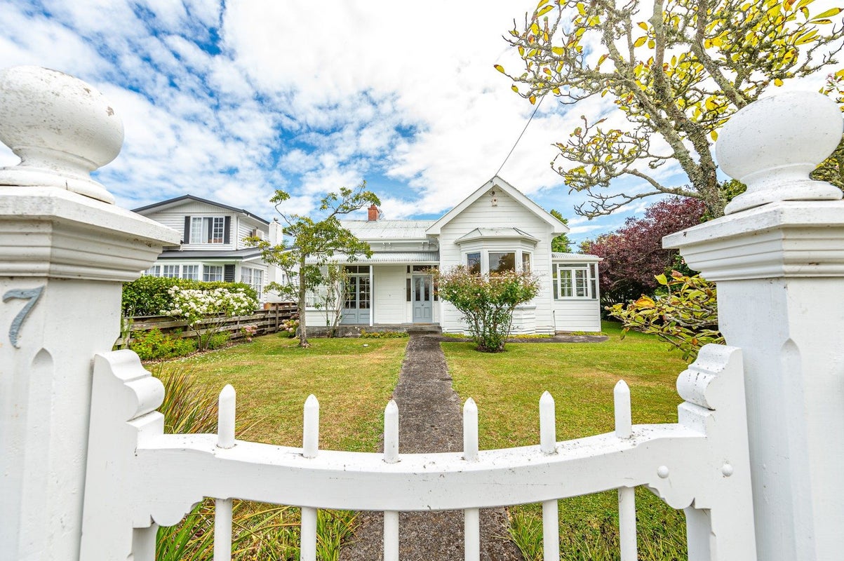 27 Brassey Road, Saint Johns Hill, Whanganui - Carousel 1